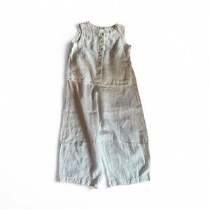 Small linen cut loose tank and pants